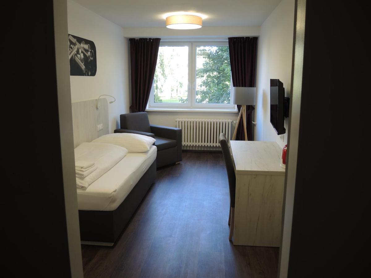 Hotel Garni Vsb Ostrava Bagian luar foto