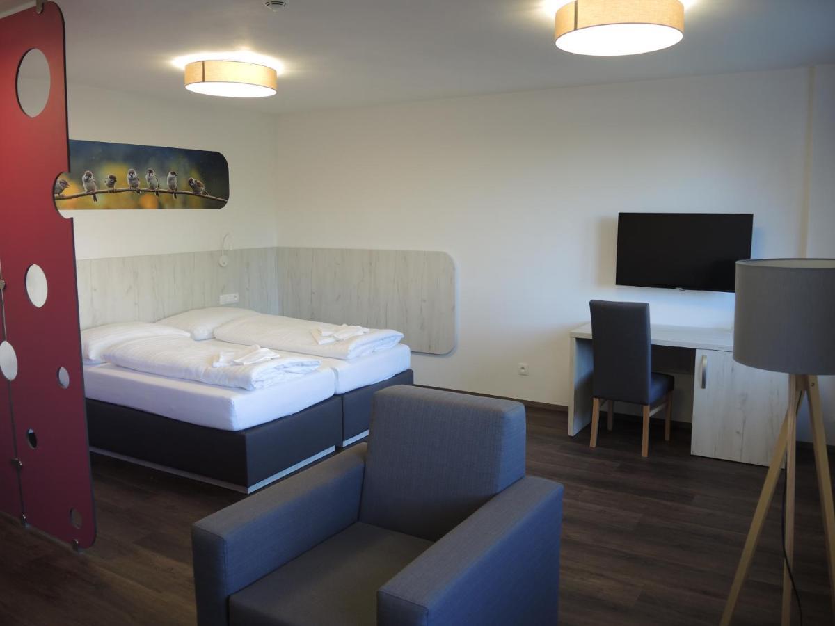Hotel Garni Vsb Ostrava Bagian luar foto