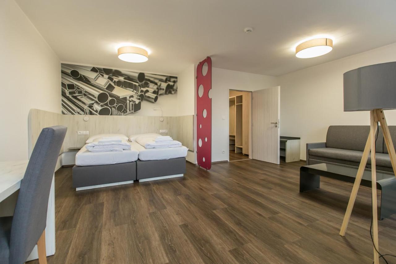 Hotel Garni Vsb Ostrava Bagian luar foto