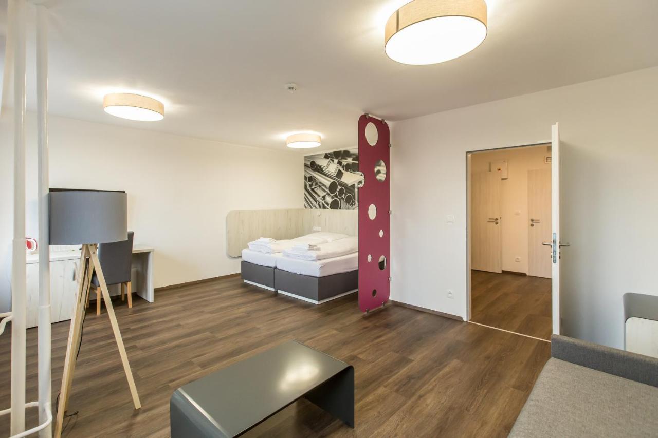 Hotel Garni Vsb Ostrava Bagian luar foto