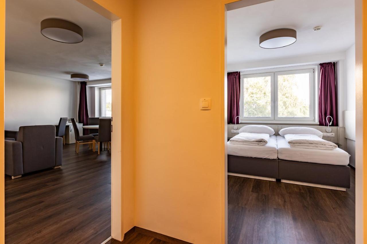 Hotel Garni Vsb Ostrava Bagian luar foto