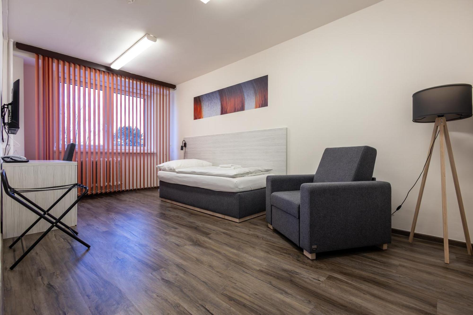 Hotel Garni Vsb Ostrava Bagian luar foto