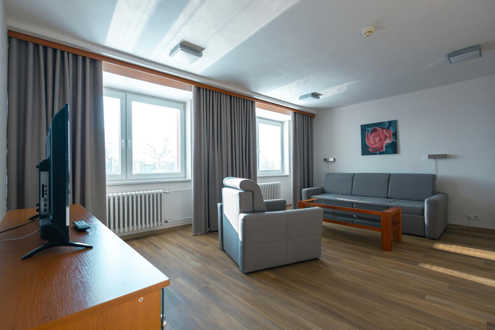 Hotel Garni Vsb Ostrava Bagian luar foto