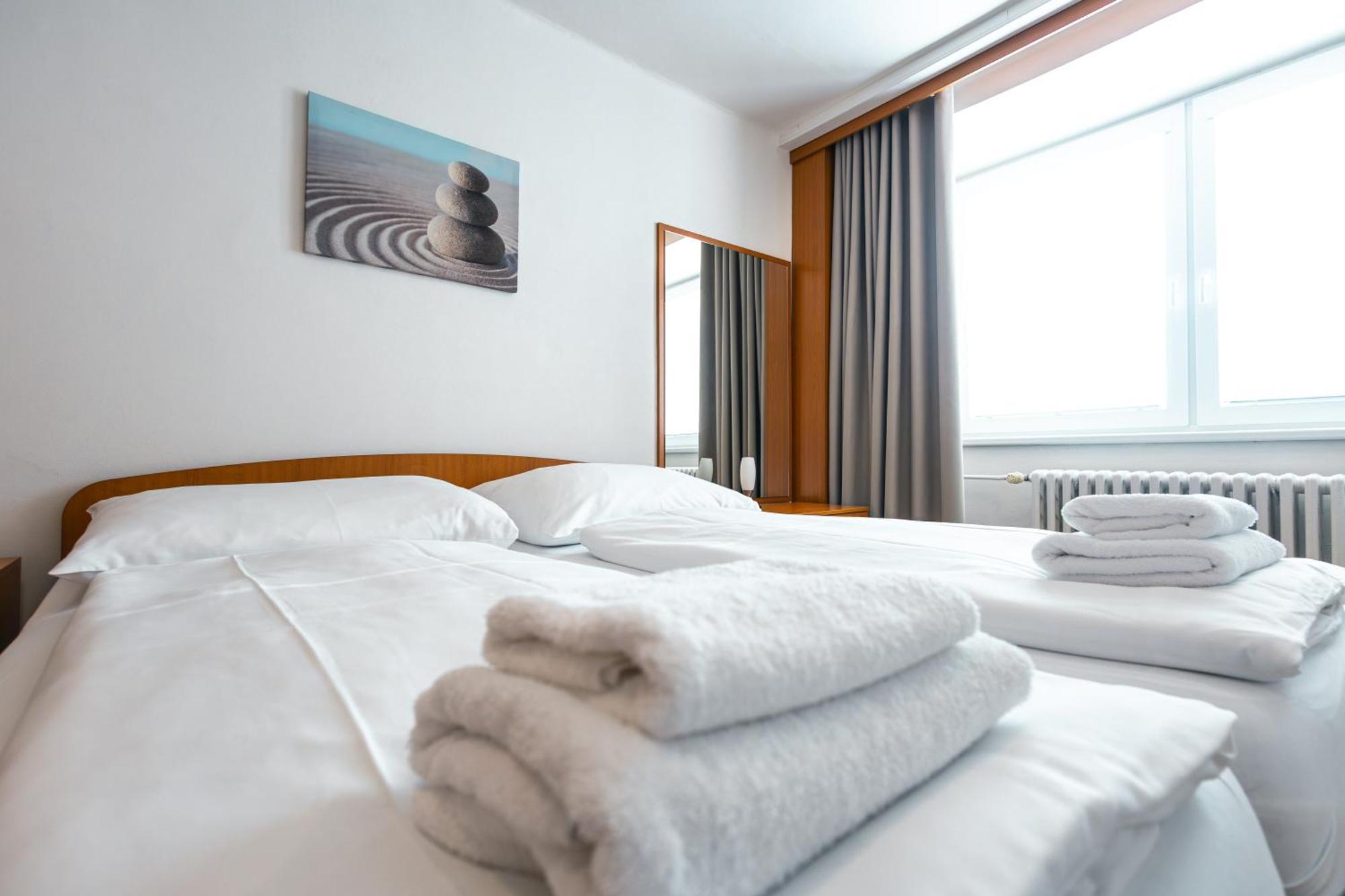 Hotel Garni Vsb Ostrava Bagian luar foto