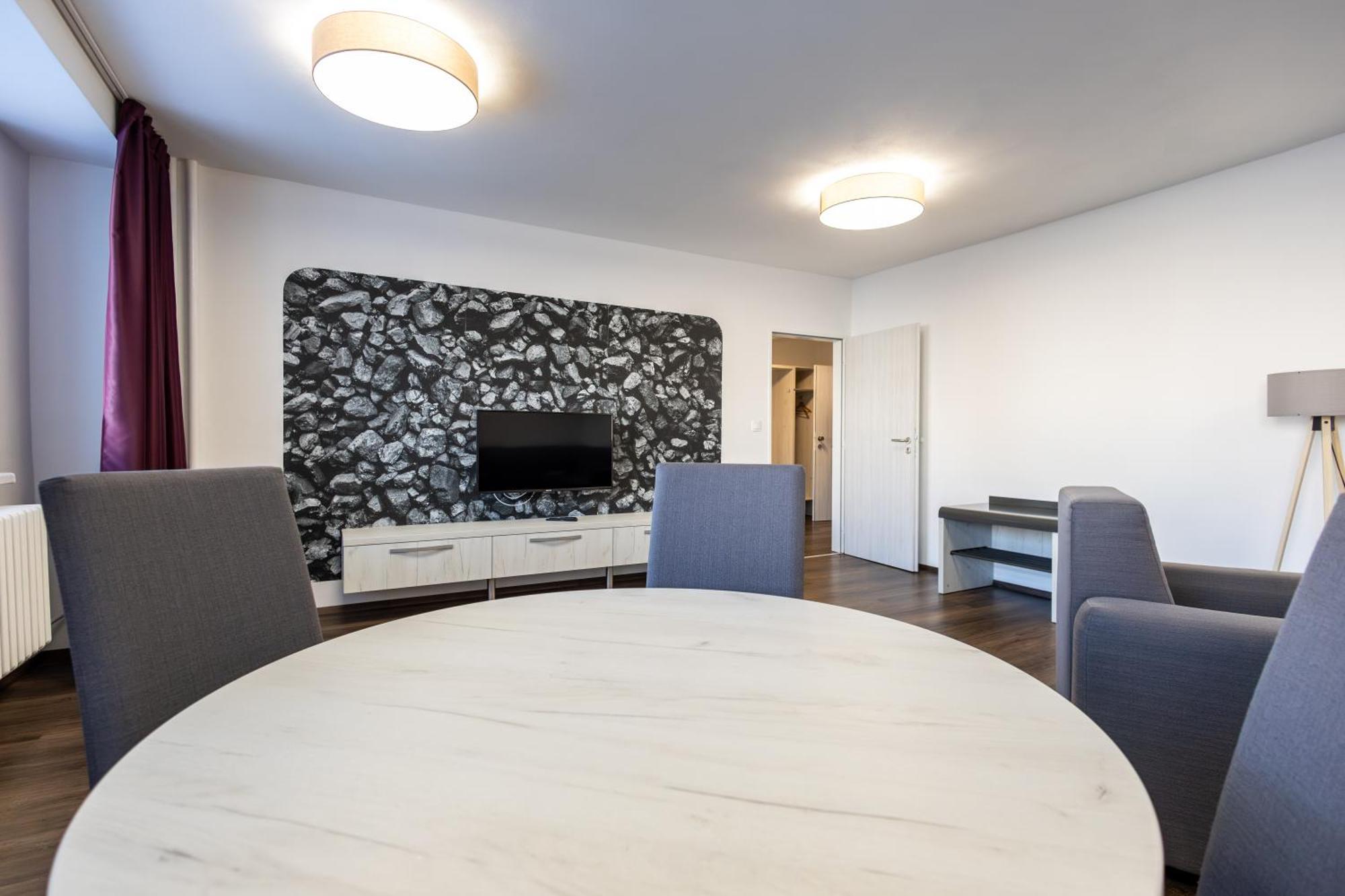 Hotel Garni Vsb Ostrava Bagian luar foto