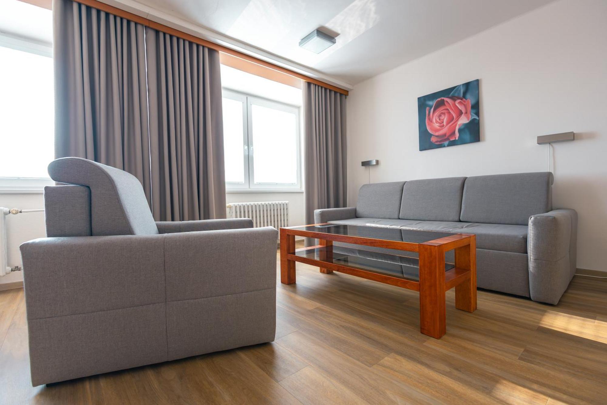 Hotel Garni Vsb Ostrava Bagian luar foto